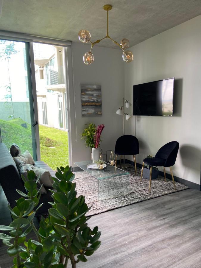 Comodo Y Elegante Apartamento En Fabuloso Condo! ซานโฮเซ ภายนอก รูปภาพ